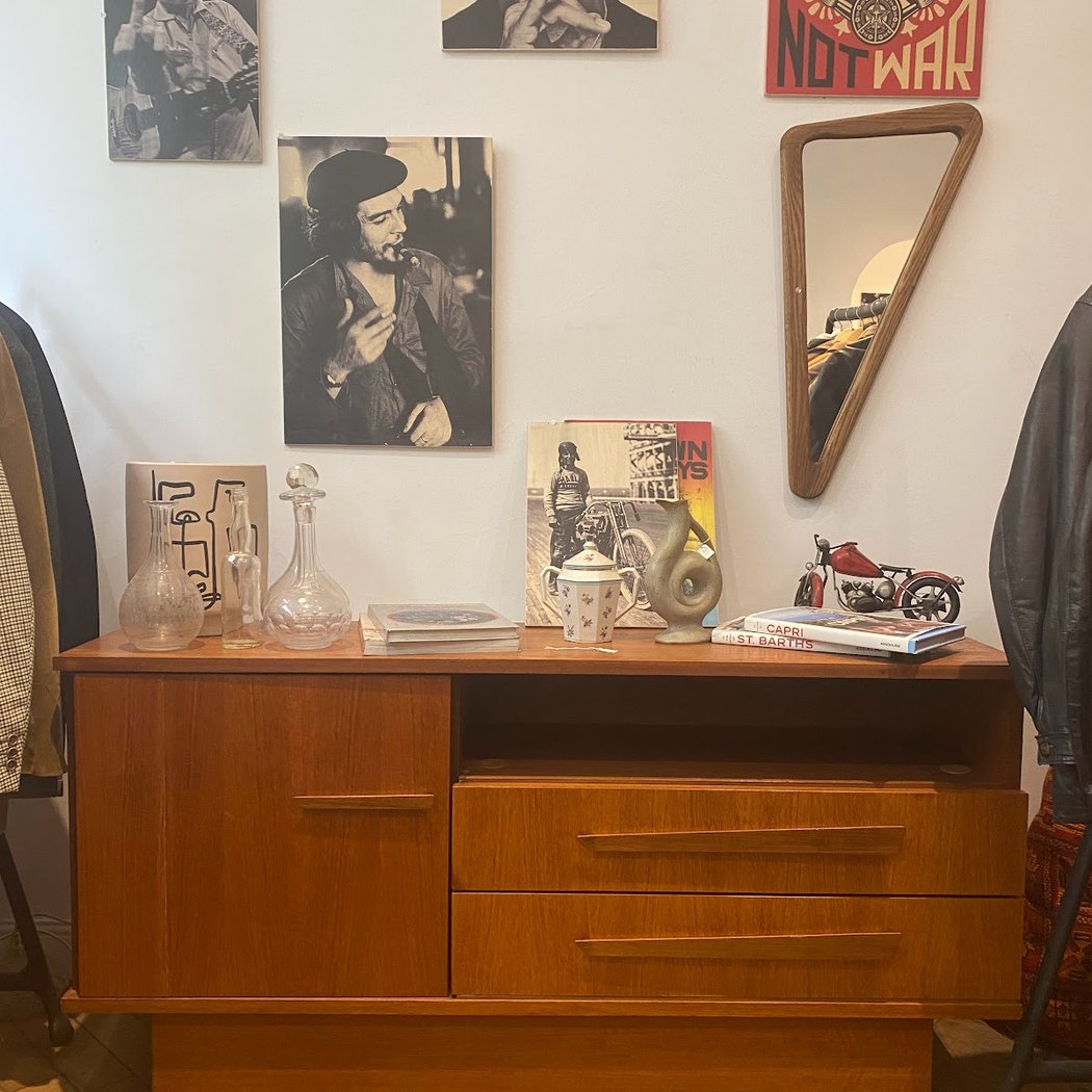Vintage Dealer 3